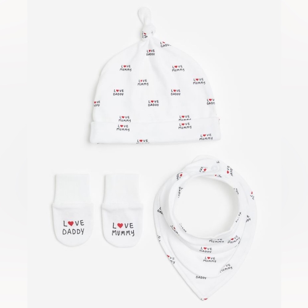 Set of 3- hat, mittens and scarf